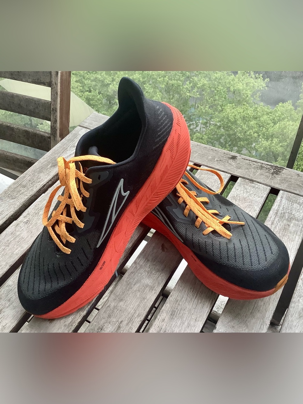 Altra Experience Flow 2 running shoes men’s Sz 12.5 EUC